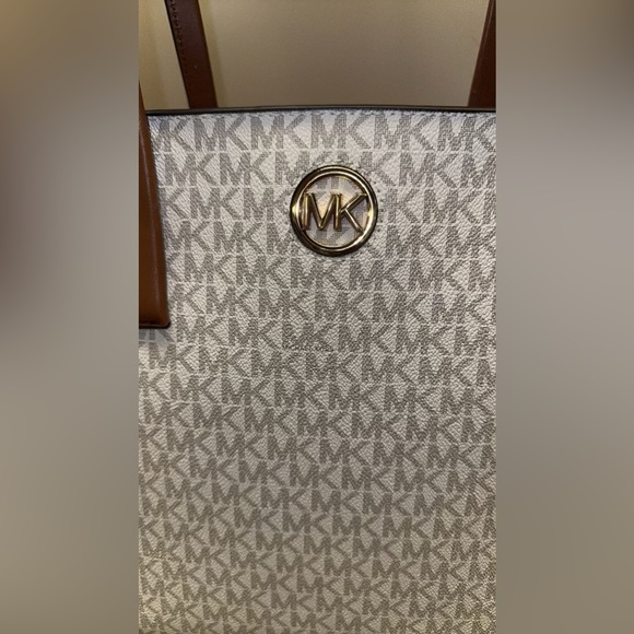 Michael Kors Carmen Vanilla Large Top Zip Tote Shoulder Bag MK Signature - Picture 3 of 8